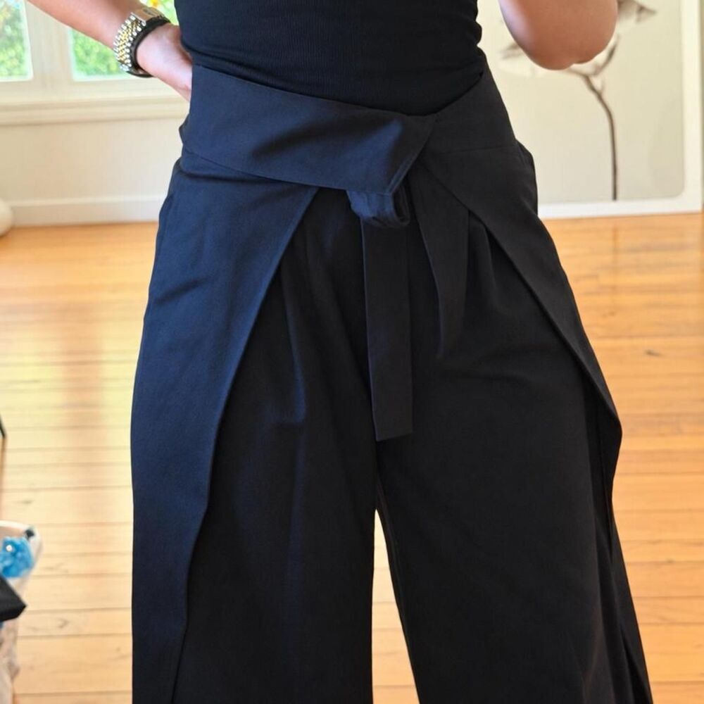 Alc Women's Black and Navy Trousers
